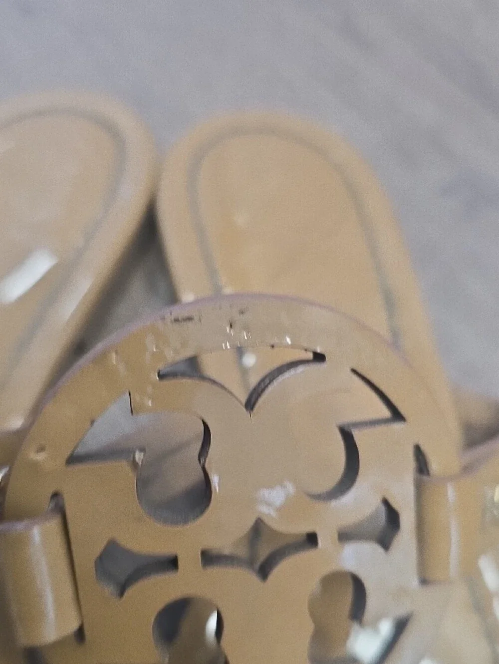 Tory Burch thong logo
